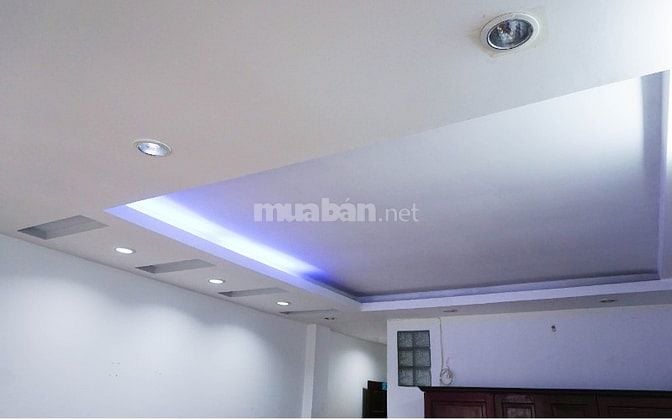 CHDV 45m2 BAN CÔNG - WC có BỒN TẮM gần  ETOWN Cộng Hòa P13 Tân Bình