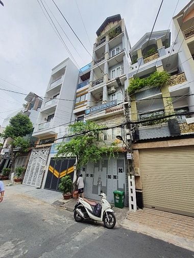 CHDV 45m2 BAN CÔNG - WC có BỒN TẮM gần  ETOWN Cộng Hòa P13 Tân Bình