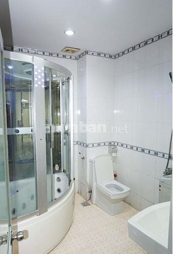 CHDV 45m2 BAN CÔNG - WC có BỒN TẮM gần  ETOWN Cộng Hòa P13 Tân Bình