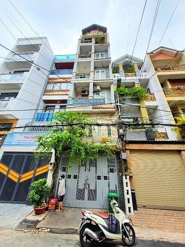 CHDV 45m2 BAN CÔNG - WC có BỒN TẮM gần  ETOWN Cộng Hòa P13 Tân Bình
