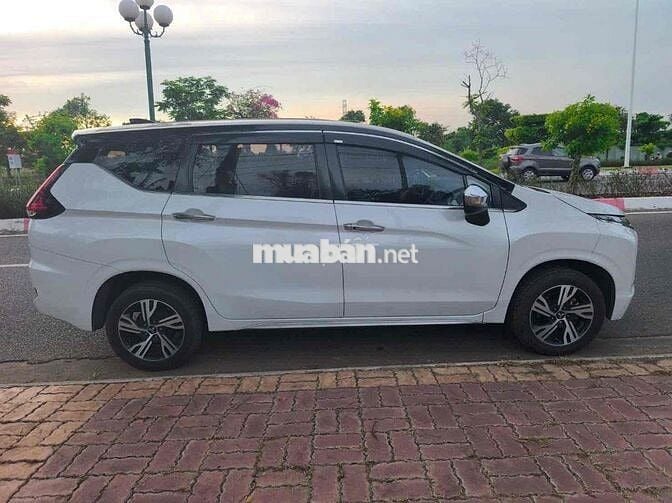 Mitsubishi Xpander 7 chỗ số tự động Trắng