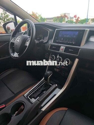 Mitsubishi Xpander 7 chỗ số tự động Trắng