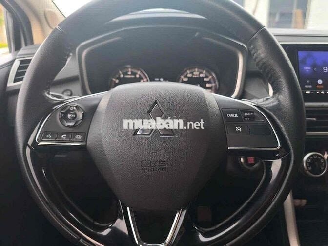 Mitsubishi Xpander 7 chỗ số tự động Trắng