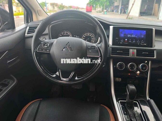 Mitsubishi Xpander 7 chỗ số tự động Trắng