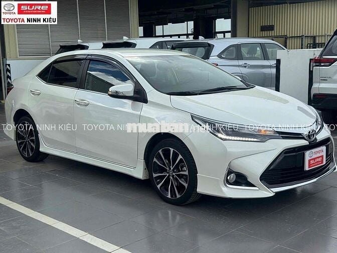 Toyota Altis 1.8G 2020 Trắng 44.000 km