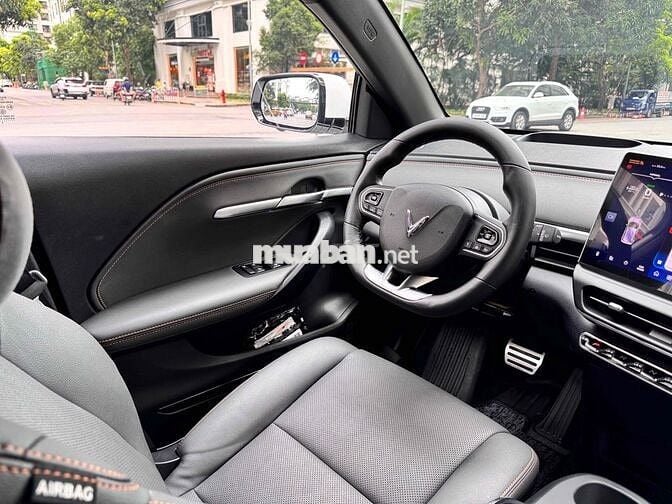 VinFast VF6 Plus 2025 Bản cao cấp Trắng
