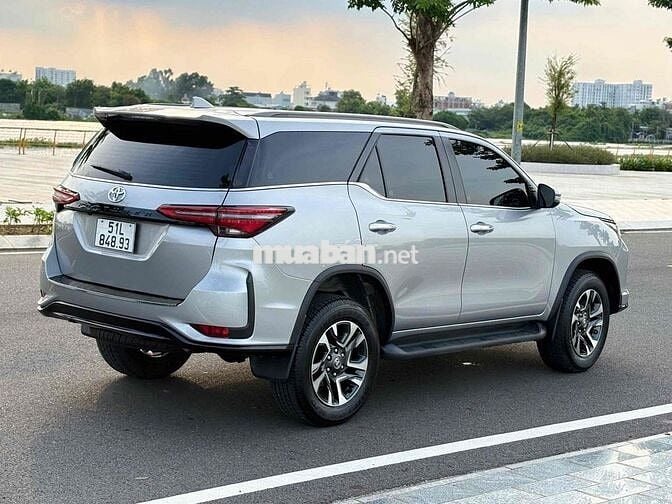 Toyota Fortuner Legender 4x4 Full 2025 Bạc