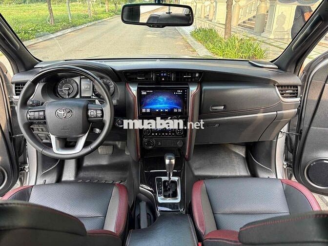 Toyota Fortuner Legender 4x4 Full 2025 Bạc