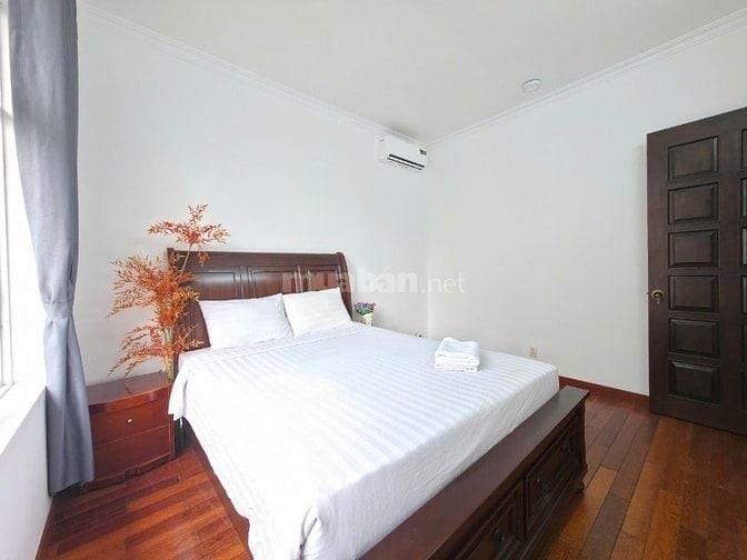 Cho thuê biệt thự MT 92 Quốc Hương, góc 2 MT Thảo Điền-DT: 18m x 24m