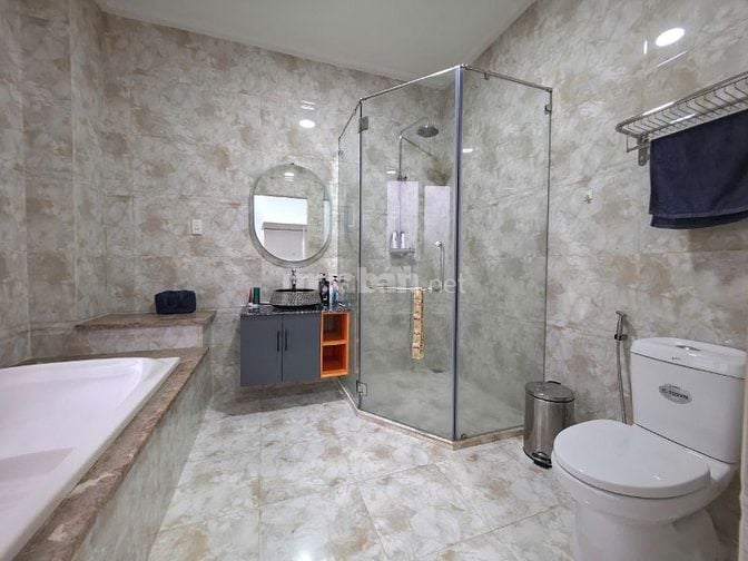 Cho thuê biệt thự MT 92 Quốc Hương, góc 2 MT Thảo Điền-DT: 18m x 24m