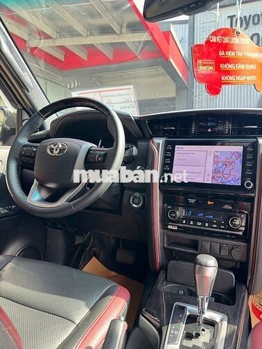 Toyota Fortuner Legender 2021 2.4AT Đen 111.000 km