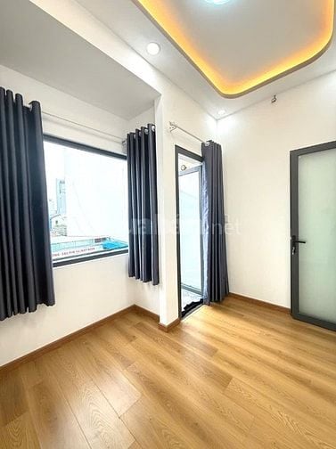 Cần bán nhà 1627/1a xe hơi trước nhà sổ chung với chủ nhà kế bên. 