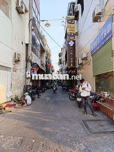 Cho thuê nhà 3pn hẻm xe hơi đường 3/2 Q.10