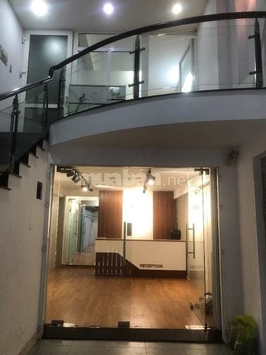 Cho thuê ền tầng trệt và tầng 1 làm văn phòng công ty hoặc phòng mạch.