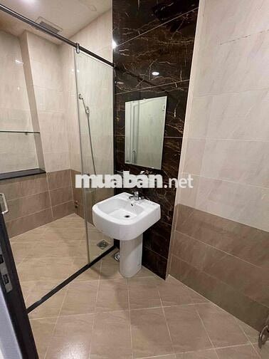 Nhà MTKD Hiệp Tân.Tân Phú.DT:6m X 20m 5lầu 6PN 4WC 3máy lạnh