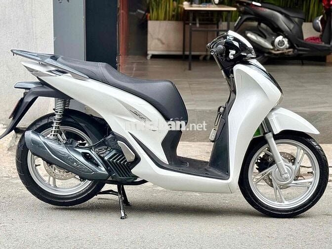 SH 160i ABS 2024 Trắng đen 7000km ngay chủ