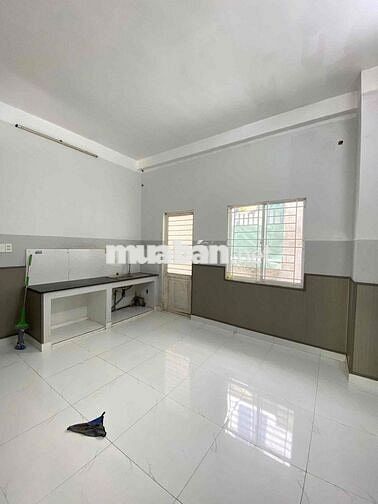 Nhà trệt lầu 130m2 sử dụng 02phòng+p. thờ KDC Hoàng Quân Cái Răng