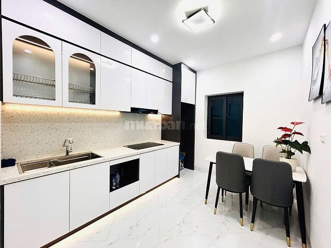 NHÀ ĐẸP  XÂY MỚI, THANG MÁY, GẦN Ô TÔ, BÁN NHÀ YÊN LÃNG ĐỐNG ĐA