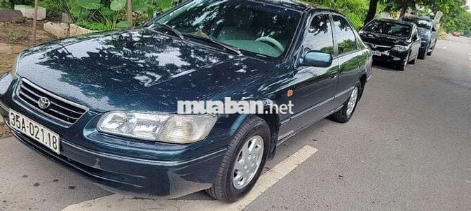 Toyota Camry GLI Xanh đậm