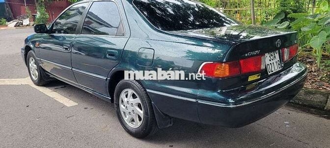 Toyota Camry GLI Xanh đậm