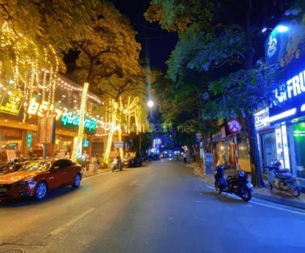 Cho thuê MBKD Nguyên Hồng 115m2 x 6 tầng, 2 mặt tiền ô tô đỗ thoải mái
