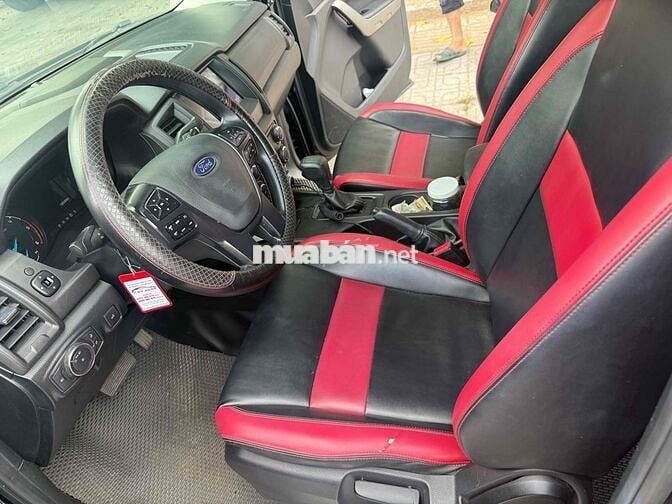 Ford Ranger 2021 Đen 130.000 km số tự động 1 cầu.