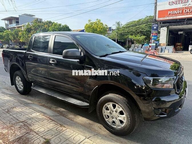 Ford Ranger 2021 Đen 130.000 km số tự động 1 cầu.