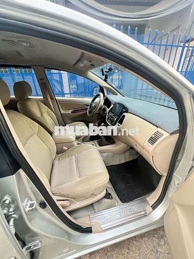 Toyota Innova G 2006 Bạc 175000 km