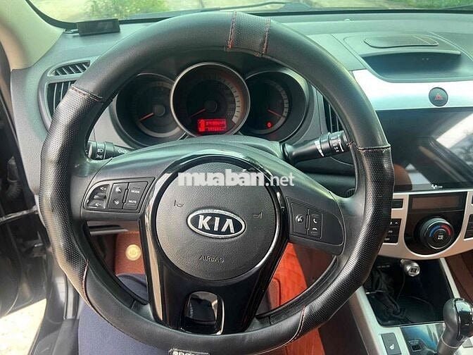Kia Forte Sedan 1.6L Tự động 4 cấp màu Đen