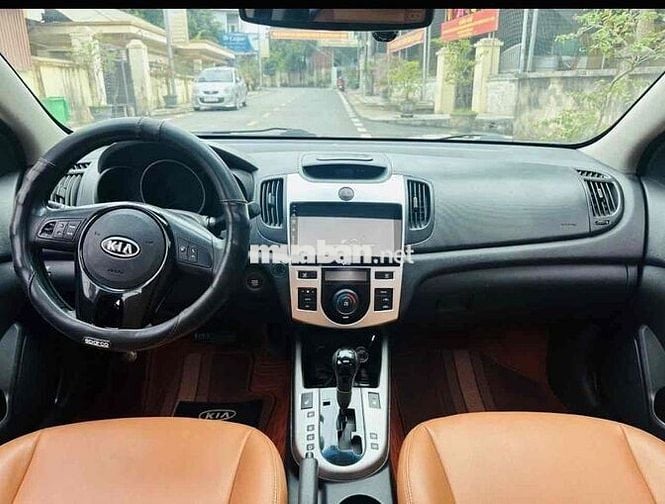 Kia Forte Sedan 1.6L Tự động 4 cấp màu Đen