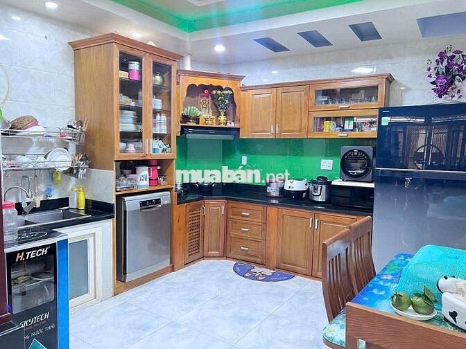 Cho thuê nhà 2pn hẻm xe hơi đường số 2, Q.Bình Tân 