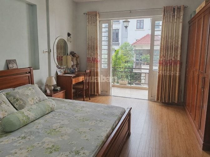 Hẻm ô tô Bùi Thế Mỹ, Tân Bình, nhà đẹp 85m2, 4 tầng 5PN, chỉ 10 tỷ nhỉ