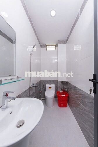 Cho thuê studio cửa sổ lớn Bùi Đình Túy