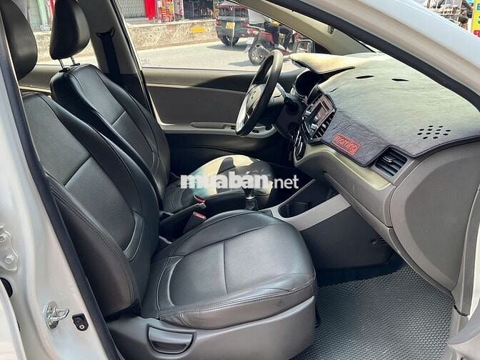 Kia Morning MT 2018 màu trắng 5 chỗ