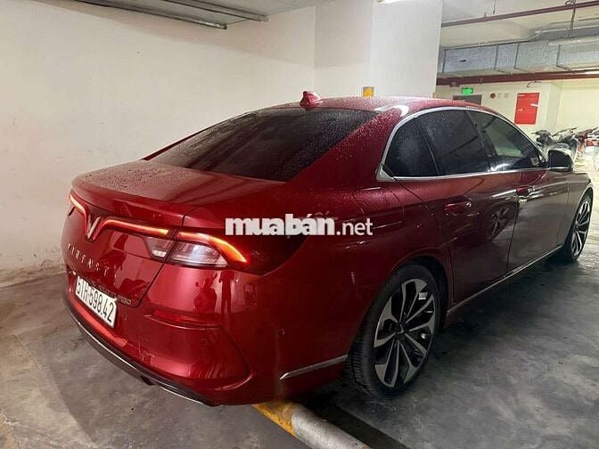 VinFast LuxA Premium 2019 Đỏ