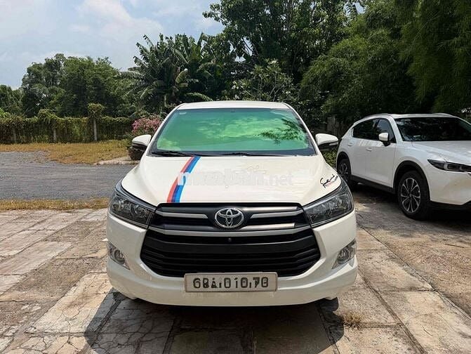 Toyota Innova 2.0 E 2017 Số sàn Trắng