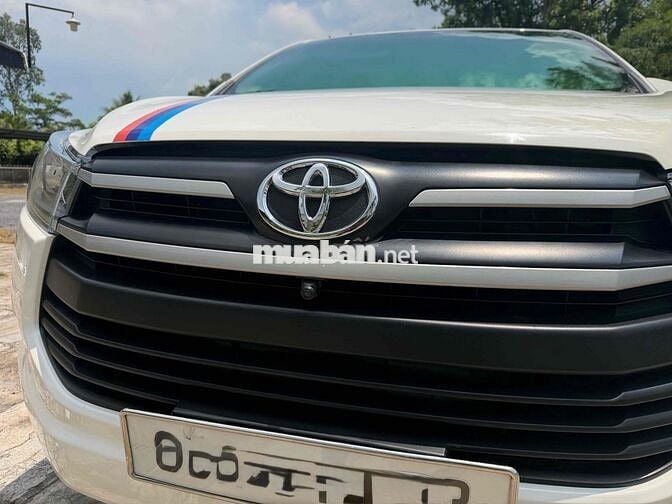 Toyota Innova 2.0 E 2017 Số sàn Trắng