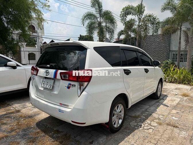 Toyota Innova 2.0 E 2017 Số sàn Trắng