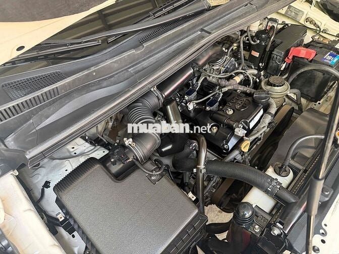 Toyota Innova 2.0 E 2017 Số sàn Trắng