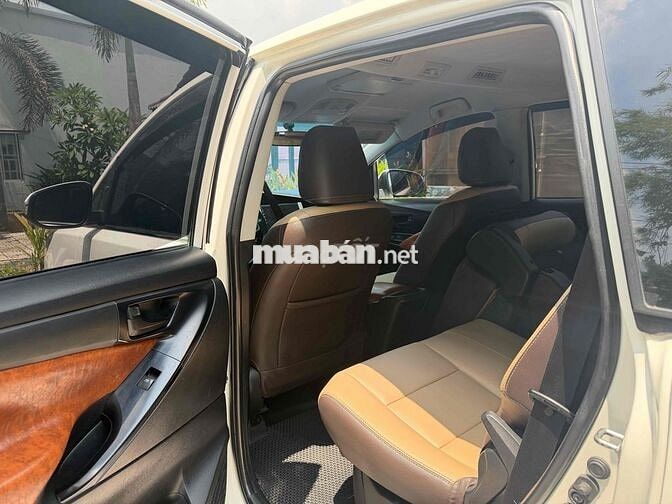Toyota Innova 2.0 E 2017 Số sàn Trắng