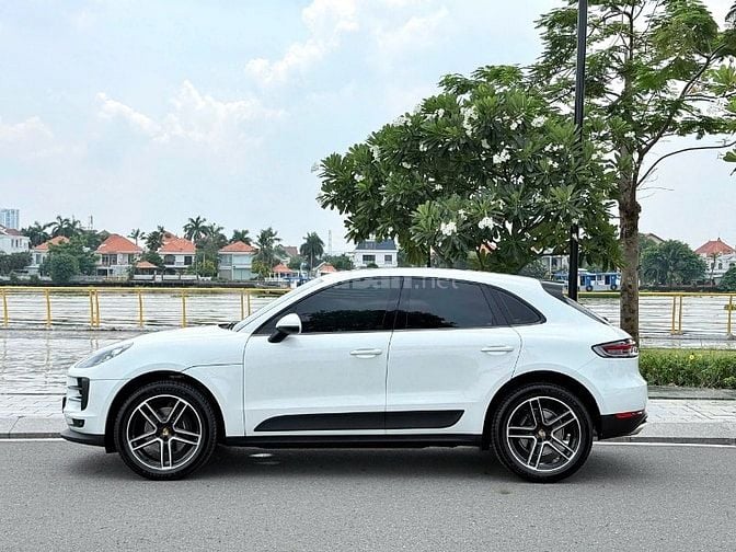 BÁN XE PORSCHE MACAN SẢN XUẤT 2021, MÀU TRẮNG + NỘI THẤT ĐỎ