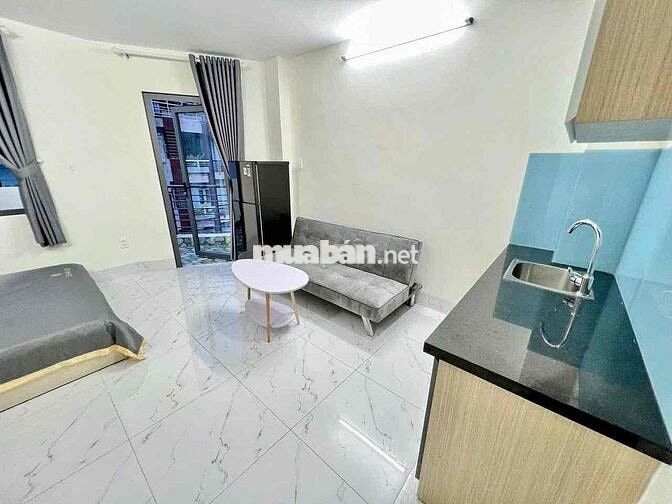 THANG MÁY BAN CÔNG CỰC CHILL 40m2 ngay Khu Phan Xích Long