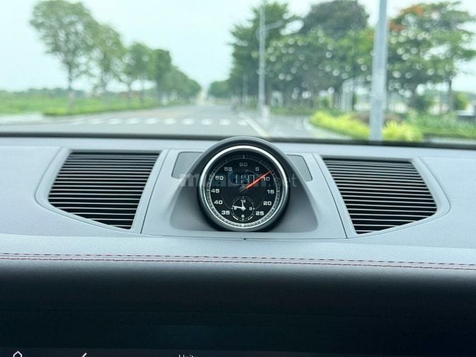 BÁN XE PORSCHE MACAN SẢN XUẤT 2021, MÀU TRẮNG + NỘI THẤT ĐỎ