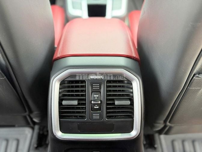 BÁN XE PORSCHE MACAN SẢN XUẤT 2021, MÀU TRẮNG + NỘI THẤT ĐỎ