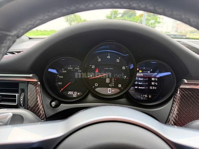 BÁN XE PORSCHE MACAN SẢN XUẤT 2021, MÀU TRẮNG + NỘI THẤT ĐỎ