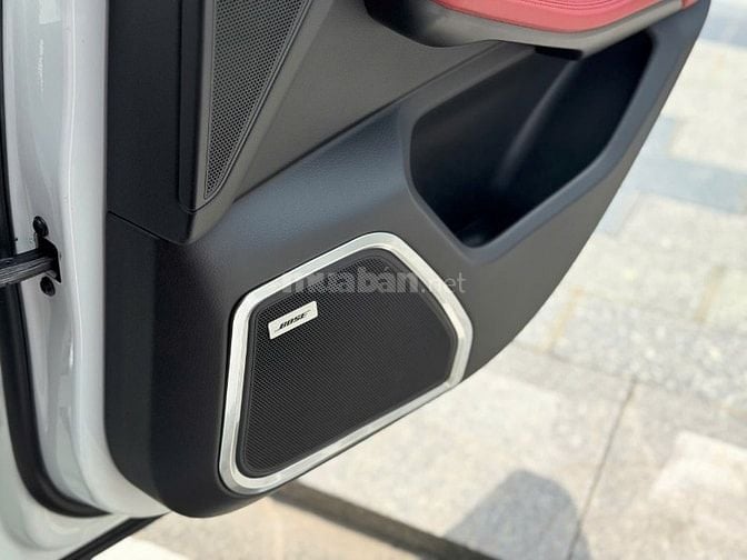 BÁN XE PORSCHE MACAN SẢN XUẤT 2021, MÀU TRẮNG + NỘI THẤT ĐỎ