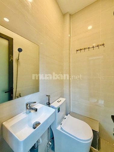 Hạ giá bán nhanh. Nhà 50.4m² Nguyễn Thị Nhuần, Q12 xây 4 tầng. Hẻm oto