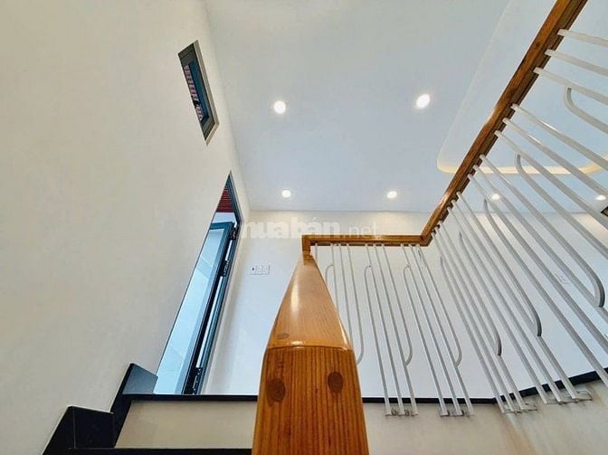 Hạ giá bán nhanh. Nhà 50.4m² Nguyễn Thị Nhuần, Q12 xây 4 tầng. Hẻm oto