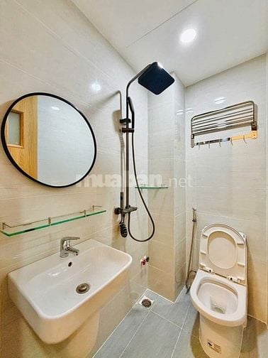 Hạ giá bán nhanh. Nhà 50.4m² Nguyễn Thị Nhuần, Q12 xây 4 tầng. Hẻm oto