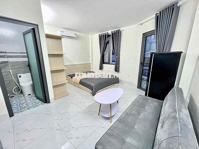 THANG MÁY BAN CÔNG CỰC CHILL 40m2 ngay Khu Phan Xích Long